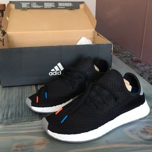 BRAND NEW // NEVER WORN // adidas deerupt sz 8